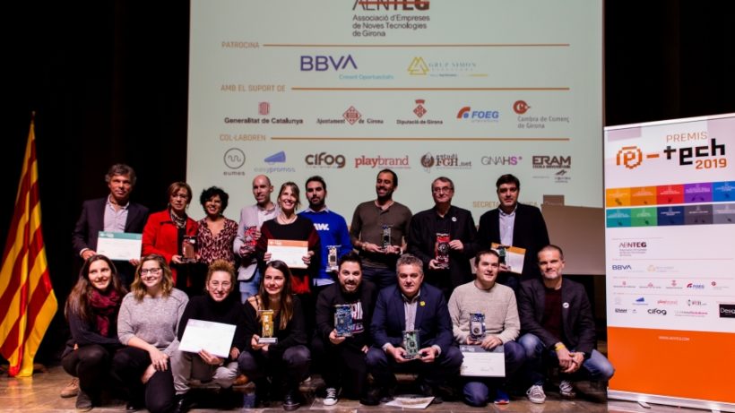 Foto de familia dels guanyadors dels Premis E-TECH 2019